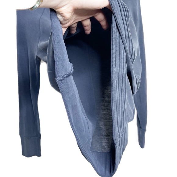 Athleta Women's Serenity Criss Cross Grey Crewneck Athletic Sweatshirt Sweater - Picture 8 of 16